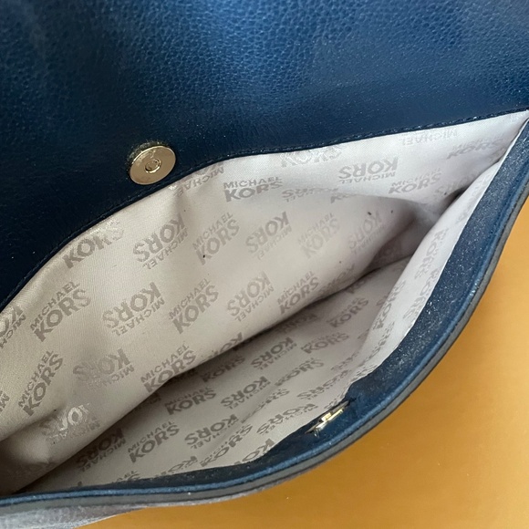 Michael Kors Hudson Satchel - Picture 5 of 6